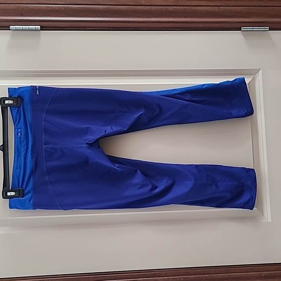 Women's size L Nike blue running capris - Picture 3 of 6